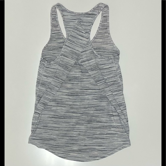 Lululemon Essential Tank Pleated *Seriously Light Luon - Picture 2 of 6